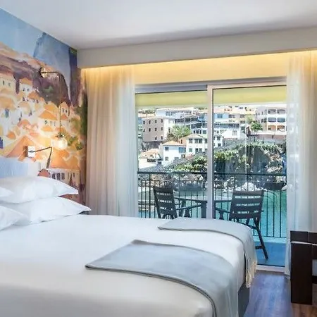 Pestana Churchill Bay Camara de Lobos